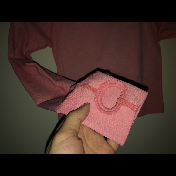 Astoria Activewear Crop top🖤 - Picture 2 of 3